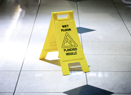Preventing Slips, Trips, & Falls for Retail Stores - Training Network